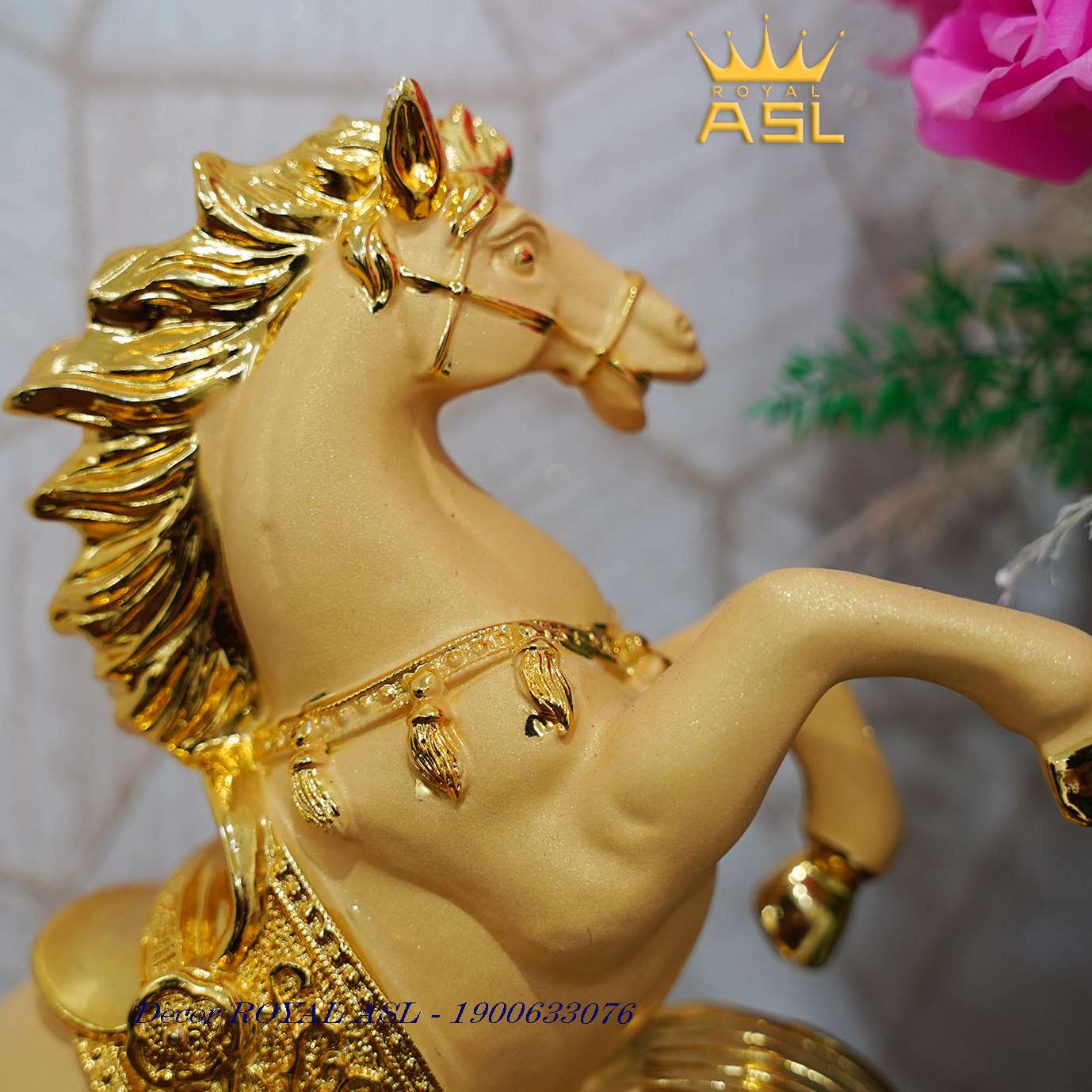 Tượng Ngựa Mạ Vàng Phong Thủy Chiêu Tài Đón Lộc - Size nhỏ - NMV04