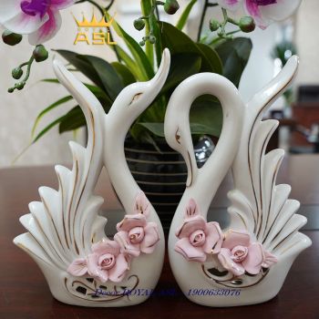 Decor Cặp Thiên Nga Gốm Sứ Trắng Họa Tiết Hoa Hồng Ấn Tượng- BG07