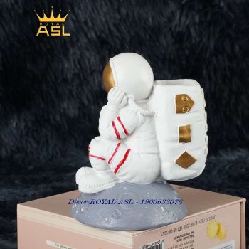 Ống đựng bút phi hành gia ngồi - BT0002