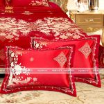 Bộ Chăn Ra Gối 6 món Cotton Lụa Đỏ Luxury Golden Red Cho Ngày Cưới Hoàn Mỹ - Hoa Văn Vàng Trắng-King Size-DR0117