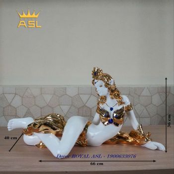 Đĩa Trái Cây Hình Đội Vương Miện Nằm Gợi Cảm- Màu Vàng-đính hạt đá Xanh - DTT0011-B