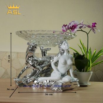 Đĩa Trái Cây Thiếu Nữ Ấn Tượng Ngồi Cạnh Cọp- Màu Trắng - DTT0013