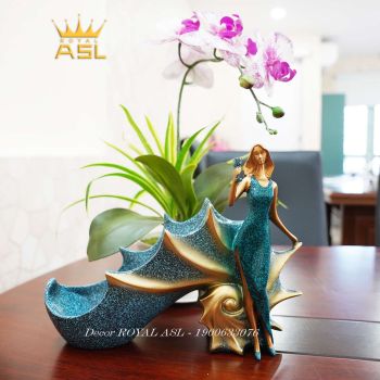 Kệ Để Rượu Vang Hình Cô Gái - Màu Xanh Lá - KR03