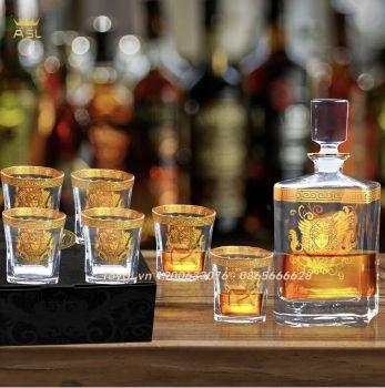 ⚜️Bộ Bình 6 Ly Rượu Tây Whisky Thủy Tinh Kiểu Pháp-Họa Tiết Dát Nổi Mặt Chiến Binh Versace Vàng-PL0102